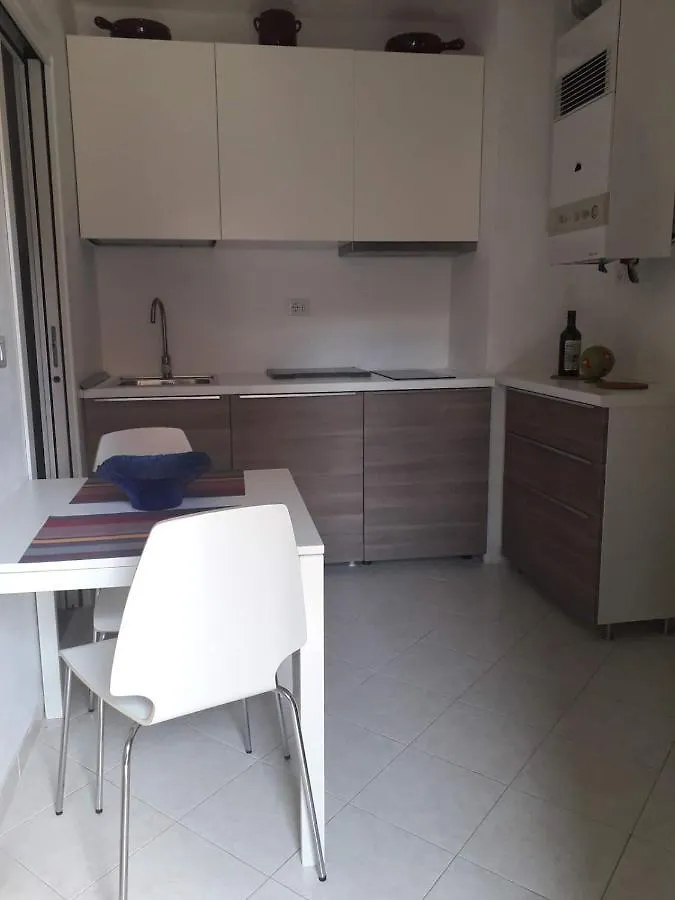 Monolocale Moderno. Recentemente Ristrutturato La Spezia 0*,  Italy