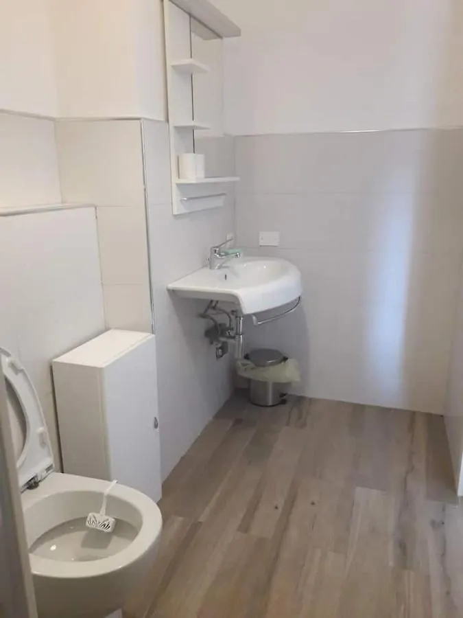 Monolocale Moderno. Recentemente Ristrutturato La Spezia Apartment